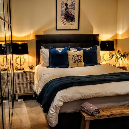 Cocoa Isabella - River Fronted With Secure Parking Apartment York