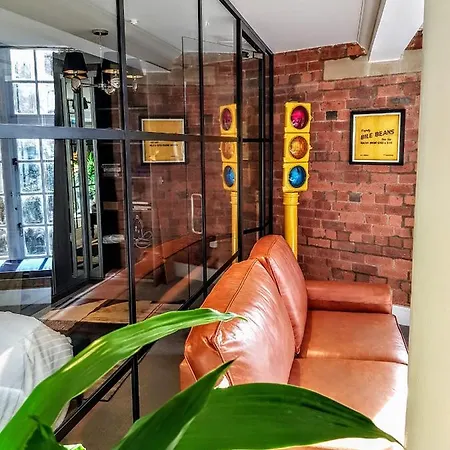 Cocoa Isabella - River Fronted With Secure Parking * York