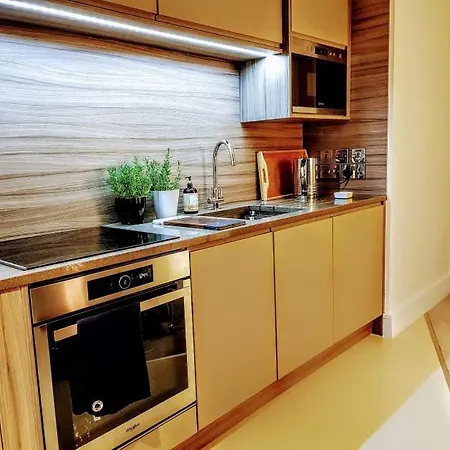 Cocoa Isabella - River Fronted With Secure Parking