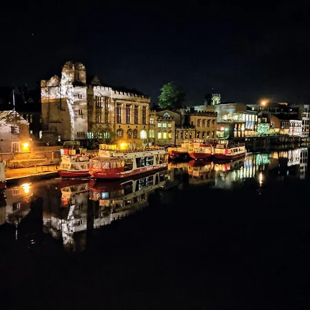 Cocoa Isabella - River Fronted With Secure Parking York