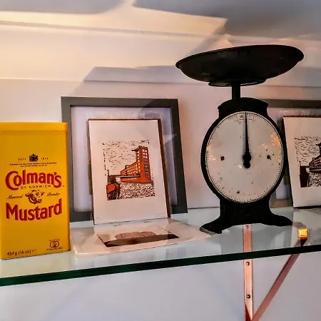 Cocoa Isabella - River Fronted With Secure Parking * York