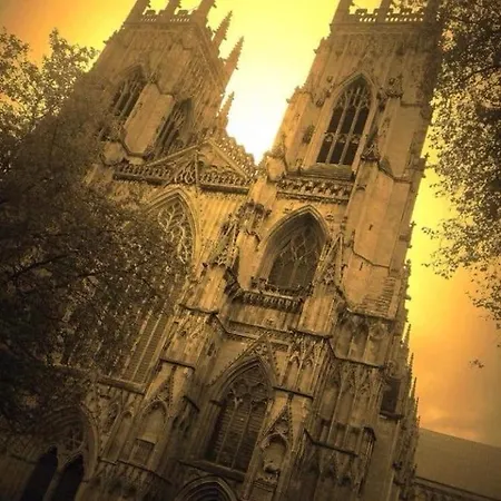 Cocoa Isabella - River Fronted With Secure Parking Apartment