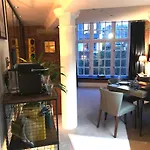 Cocoa Isabella - River Fronted With Secure Parking *