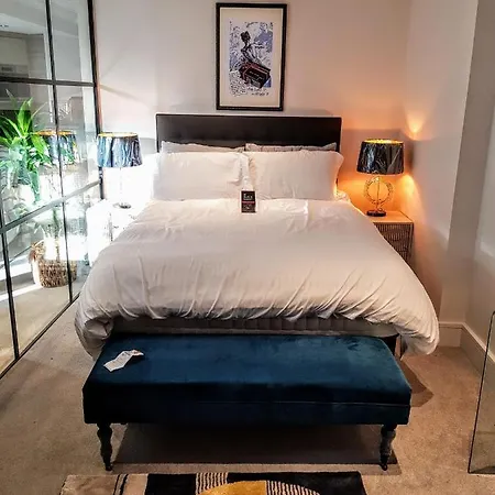 Cocoa Isabella - River Fronted With Secure Parking Daire York