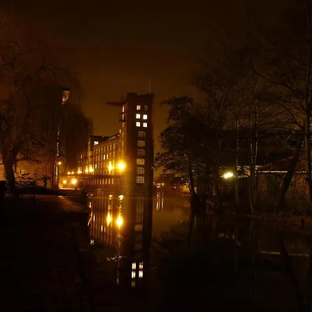 Cocoa Isabella - River Fronted With Secure Parking