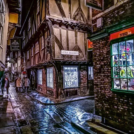 Cocoa Isabella - River Fronted With Secure Parking Daire York