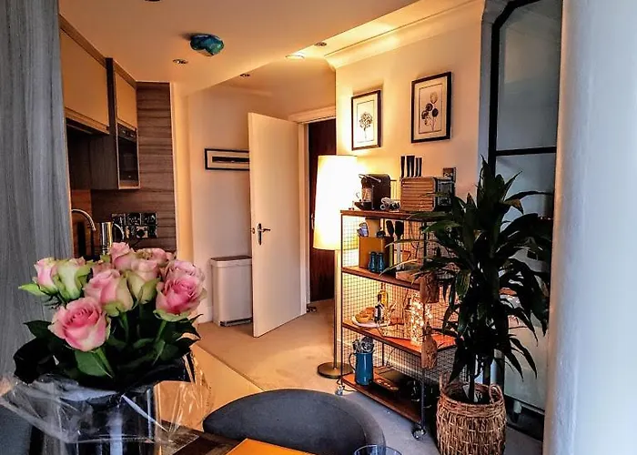 Cocoa Isabella - River Fronted With Secure Parking York