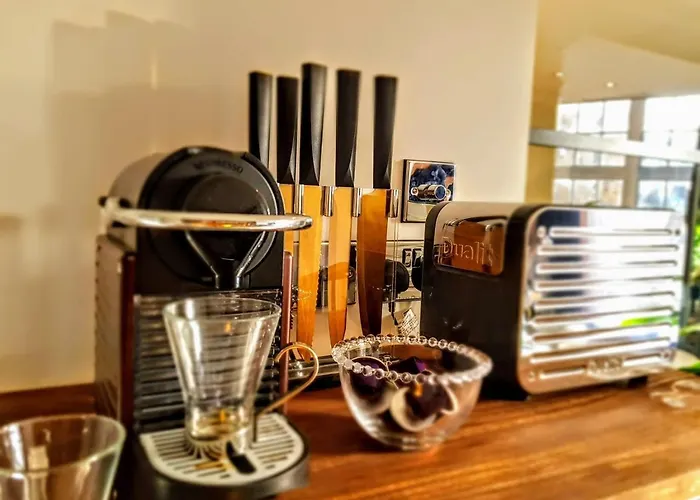 Cocoa Isabella - River Fronted With Secure Parking Lägenhet