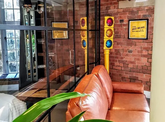 Cocoa Isabella - River Fronted With Secure Parking * York