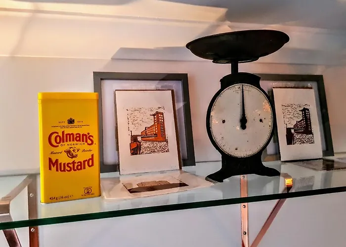 Cocoa Isabella - River Fronted With Secure Parking * York