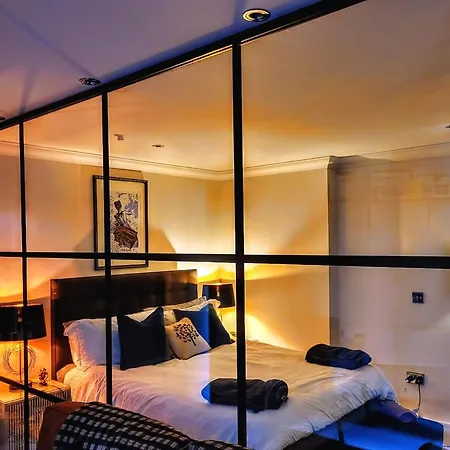 Cocoa Isabella - River Fronted With Secure Parking Apartment