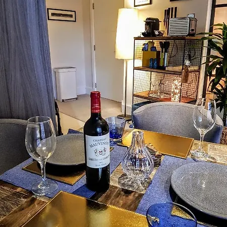 Cocoa Isabella - River Fronted With Secure Parking Apartment York